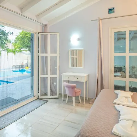 Luxury Just For 2 * Halikounas